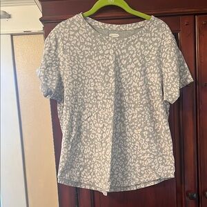 Old Navy Gray Short Sleeve T-Shirt with Animal Print